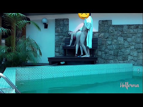 ❤️ O xefe invita a criada á piscina, pero non puido resistirse a un quente Vídeo porno na pornografía gl.sexygirlspics.ru ﹏